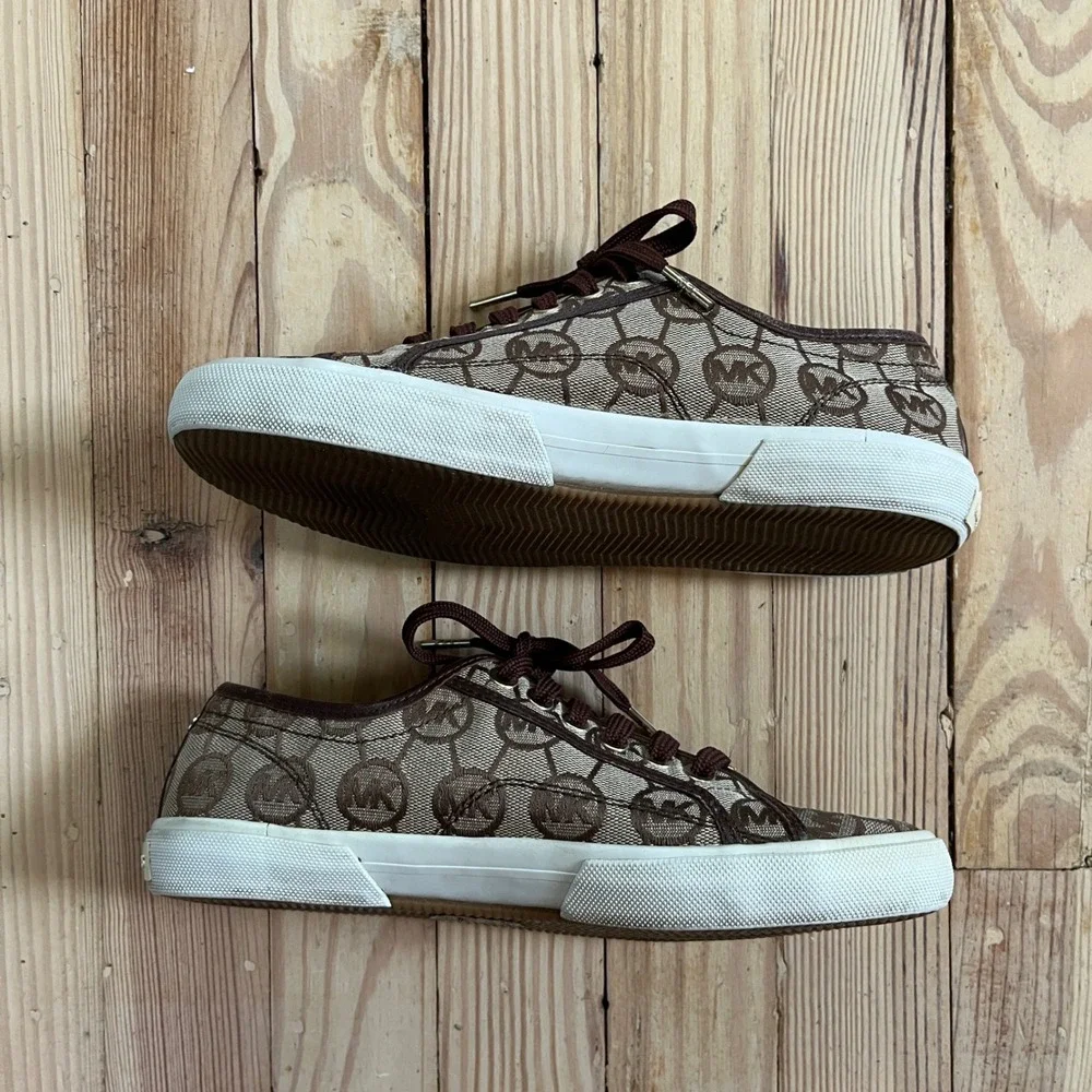 Michael Kors Brown Monogram Logo Low Top‎ Sneakers Gold Hardware Womens 7M AP13A